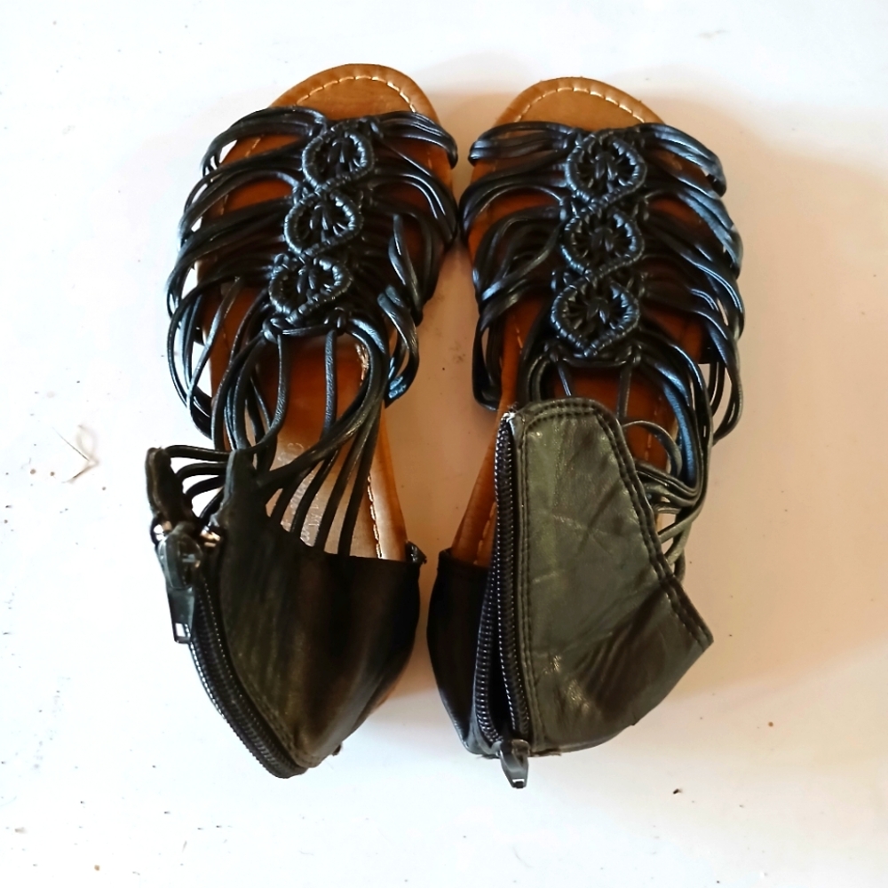 Shishang Black Strappy Sandals, Size 40